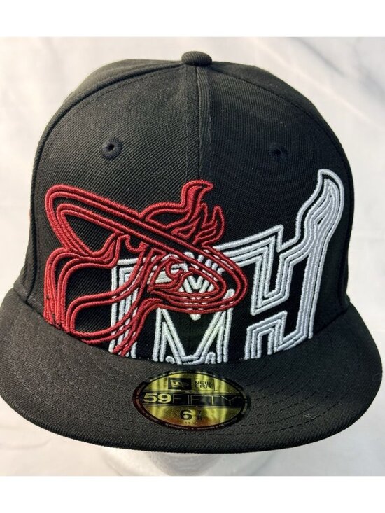 New Era Other - New Era Miami Heat 59 Fifty NBA Sz 6 7/8 Black Embroidered New Era Logo Classics